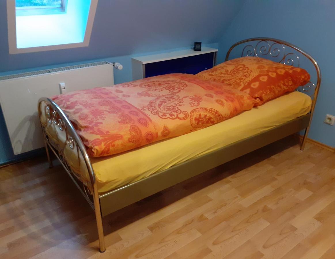 Schoene Und Ruhige Ferienwohnung In Ottendorf Sebnitz Exterior foto